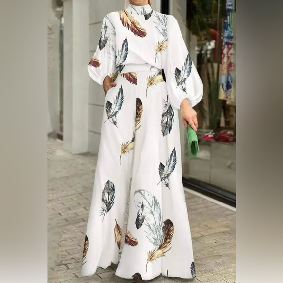 💋Boutique | Feather Me Not Jumpsuit Size Medium - Picture 2 of 3